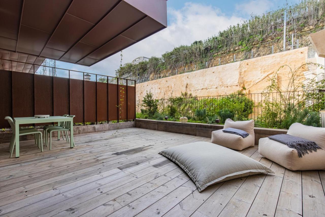 Deluxe 2Bdr Apartment W/ Patio By Lovelystay Lisboa Exteriör bild