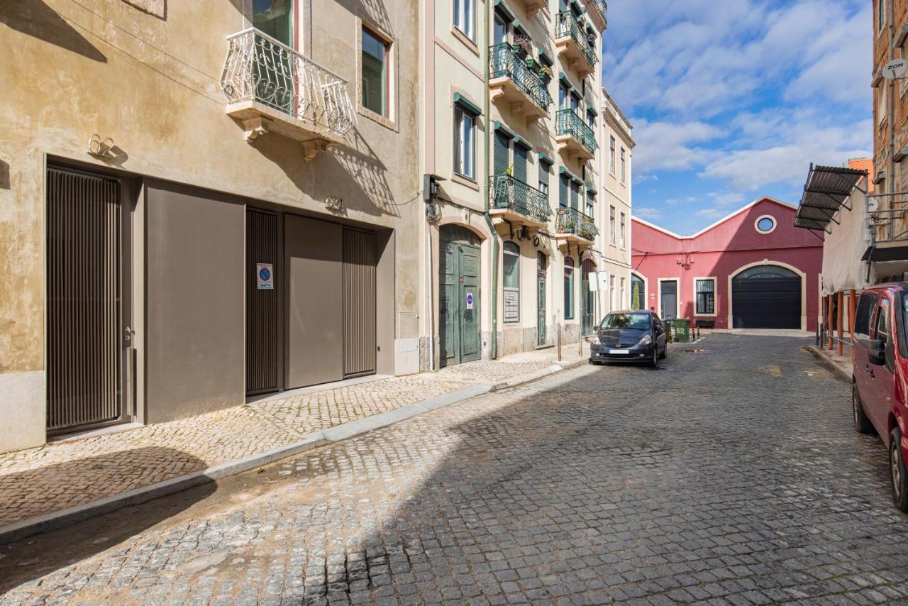 Deluxe 2Bdr Apartment W/ Patio By Lovelystay Lisboa Exteriör bild