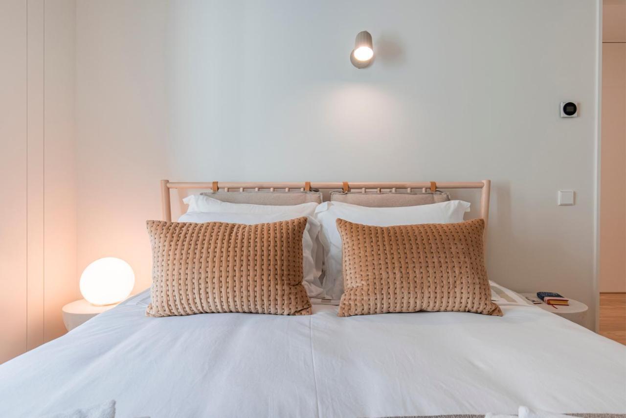 Deluxe 2Bdr Apartment W/ Patio By Lovelystay Lisboa Exteriör bild
