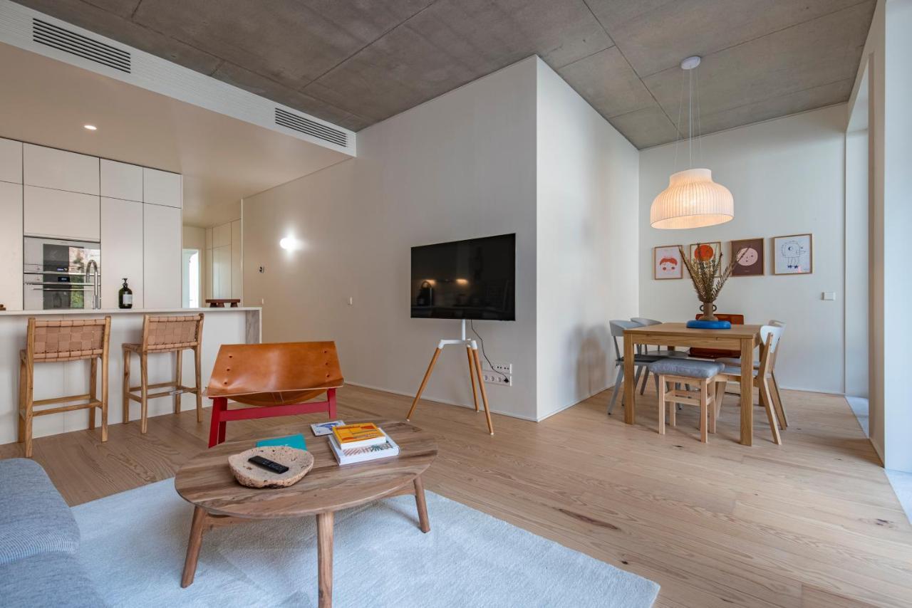 Deluxe 2Bdr Apartment W/ Patio By Lovelystay Lisboa Exteriör bild