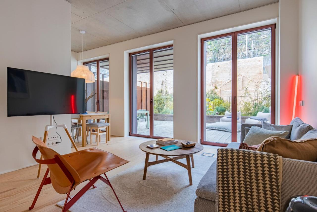 Deluxe 2Bdr Apartment W/ Patio By Lovelystay Lisboa Exteriör bild
