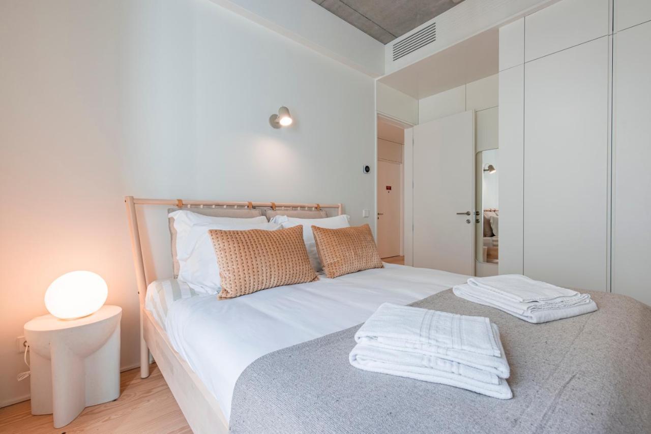 Deluxe 2Bdr Apartment W/ Patio By Lovelystay Lisboa Exteriör bild