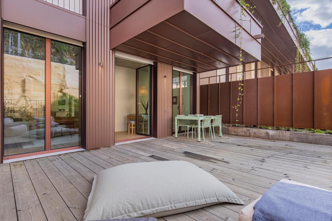 Deluxe 2Bdr Apartment W/ Patio By Lovelystay Lisboa Exteriör bild