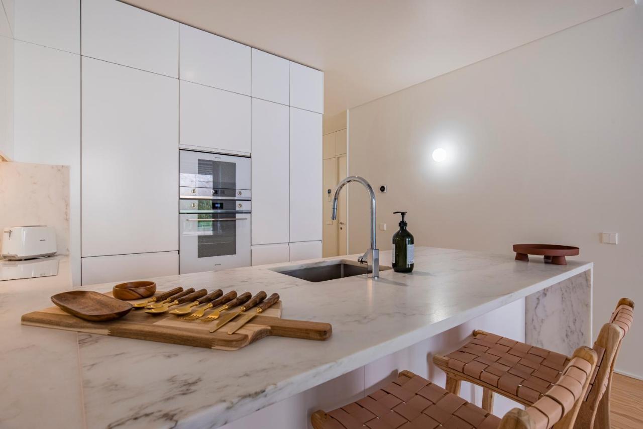 Deluxe 2Bdr Apartment W/ Patio By Lovelystay Lisboa Exteriör bild