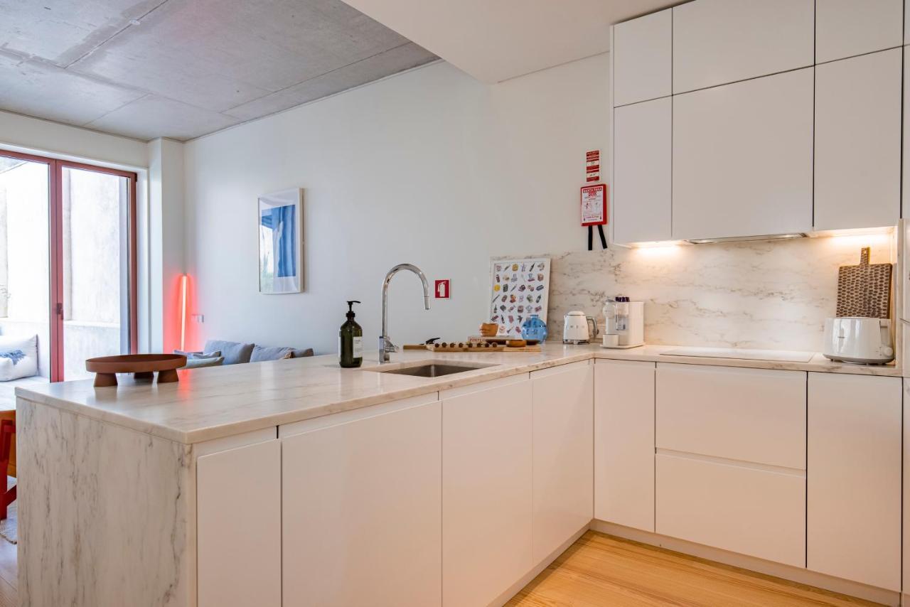 Deluxe 2Bdr Apartment W/ Patio By Lovelystay Lisboa Exteriör bild