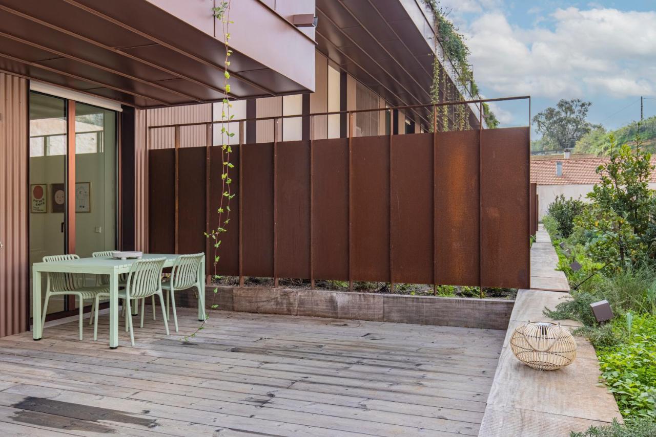 Deluxe 2Bdr Apartment W/ Patio By Lovelystay Lisboa Exteriör bild