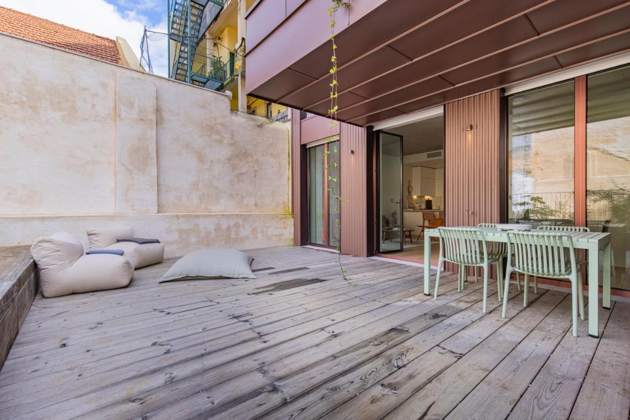 Deluxe 2Bdr Apartment W/ Patio By Lovelystay Lisboa Exteriör bild